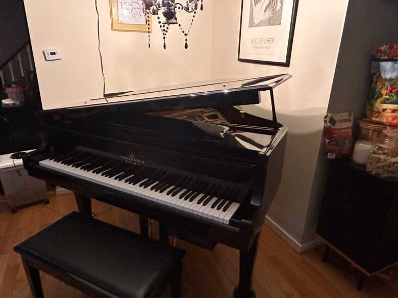Story & Clark Baby Grand Piano w/QRS 2000CD+ Player System