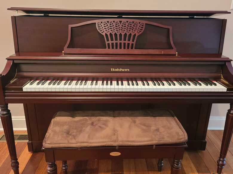 Baldwin Console Piano 