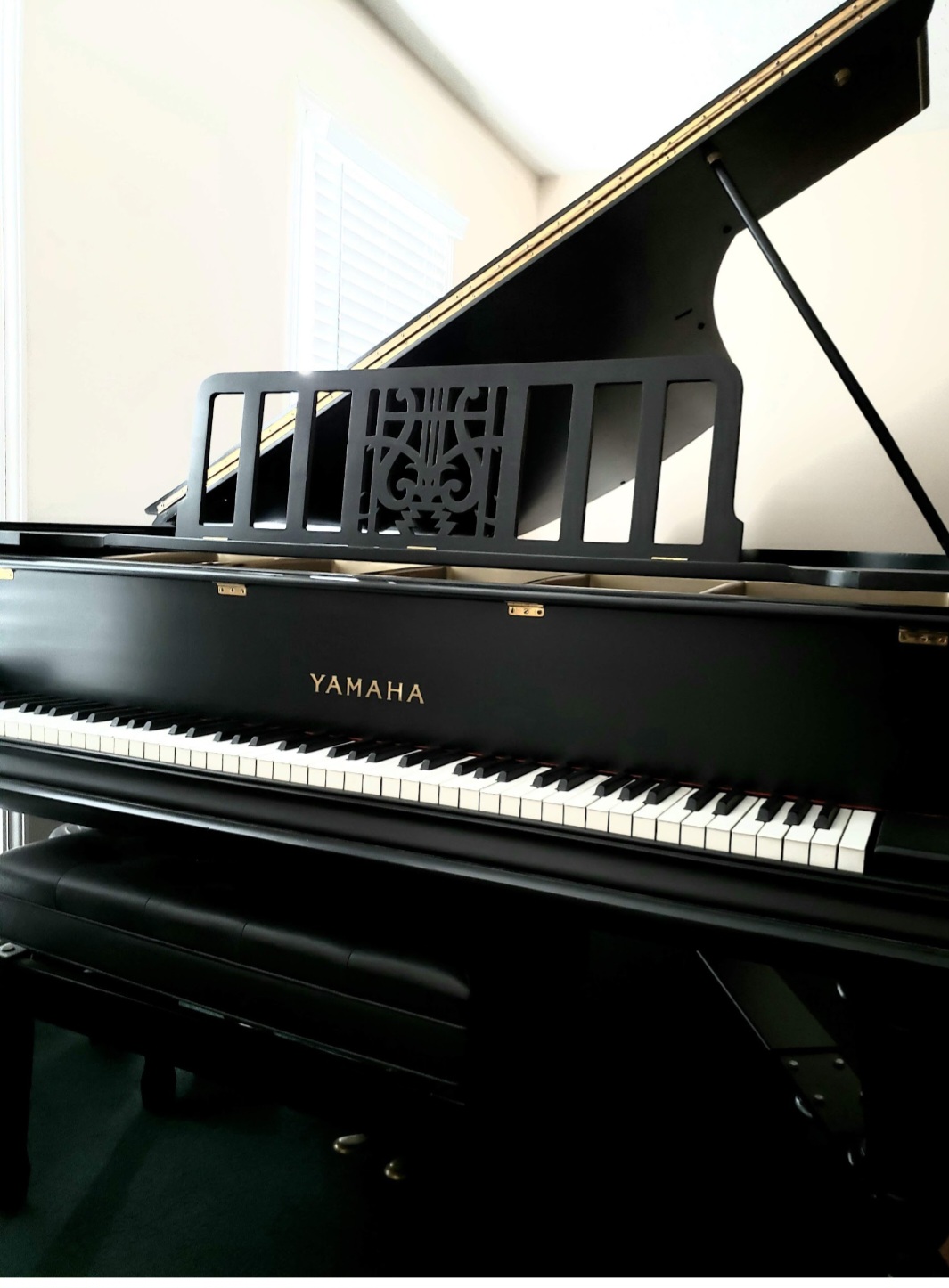 Antique Yamaha Grand Piano 9’ For Sale