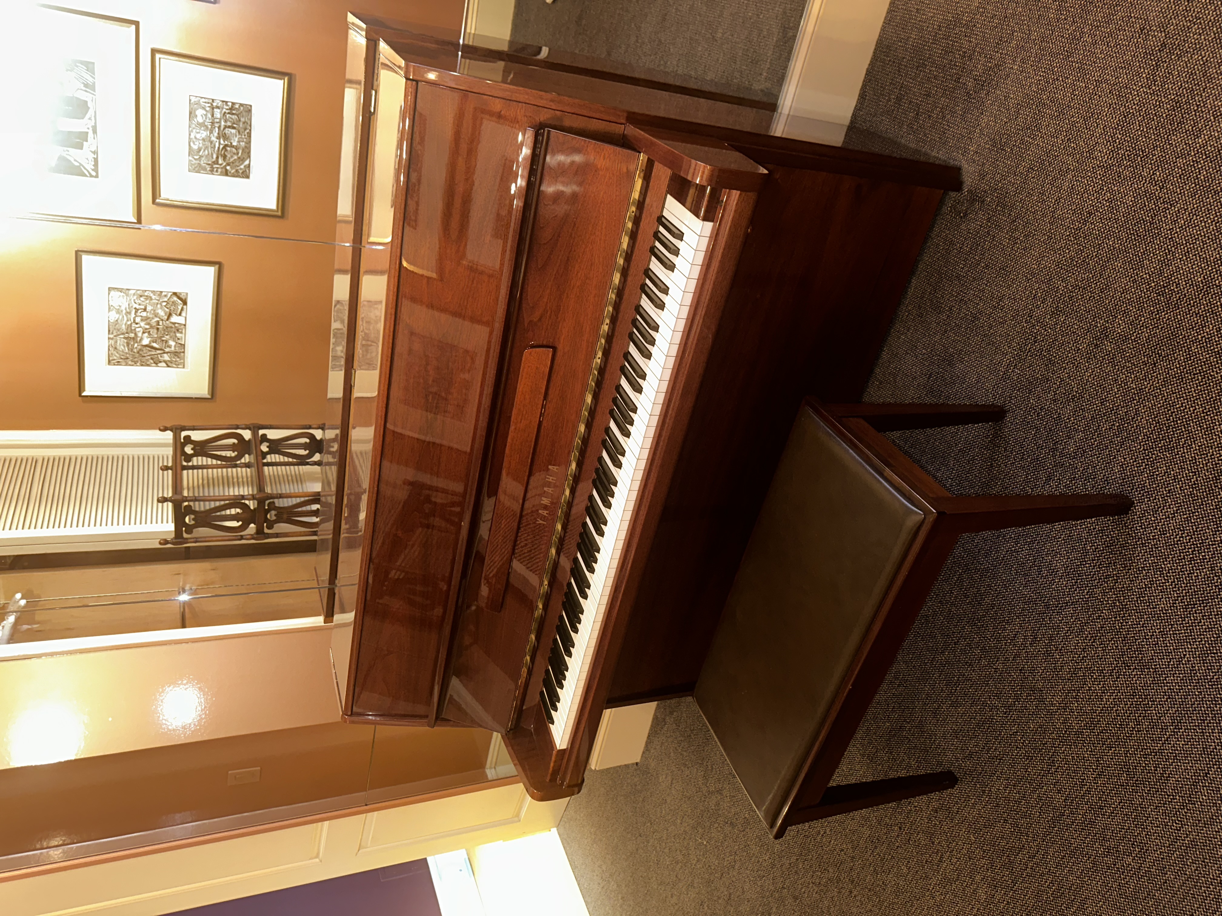 Yamaha P2E Upright Piano – Excellent Condition – Polished Ma