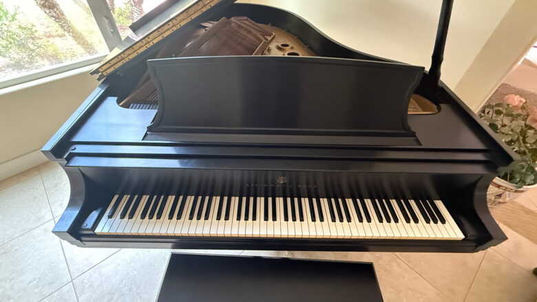 SPECIAL PRICE! Steinway L Satin Black, SN 430402 