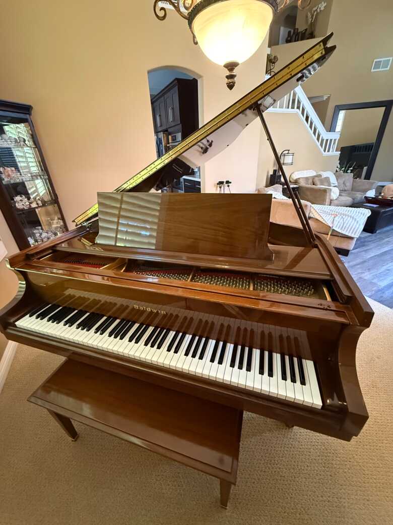 Beautiful pre-loved baby grand piano for sale!