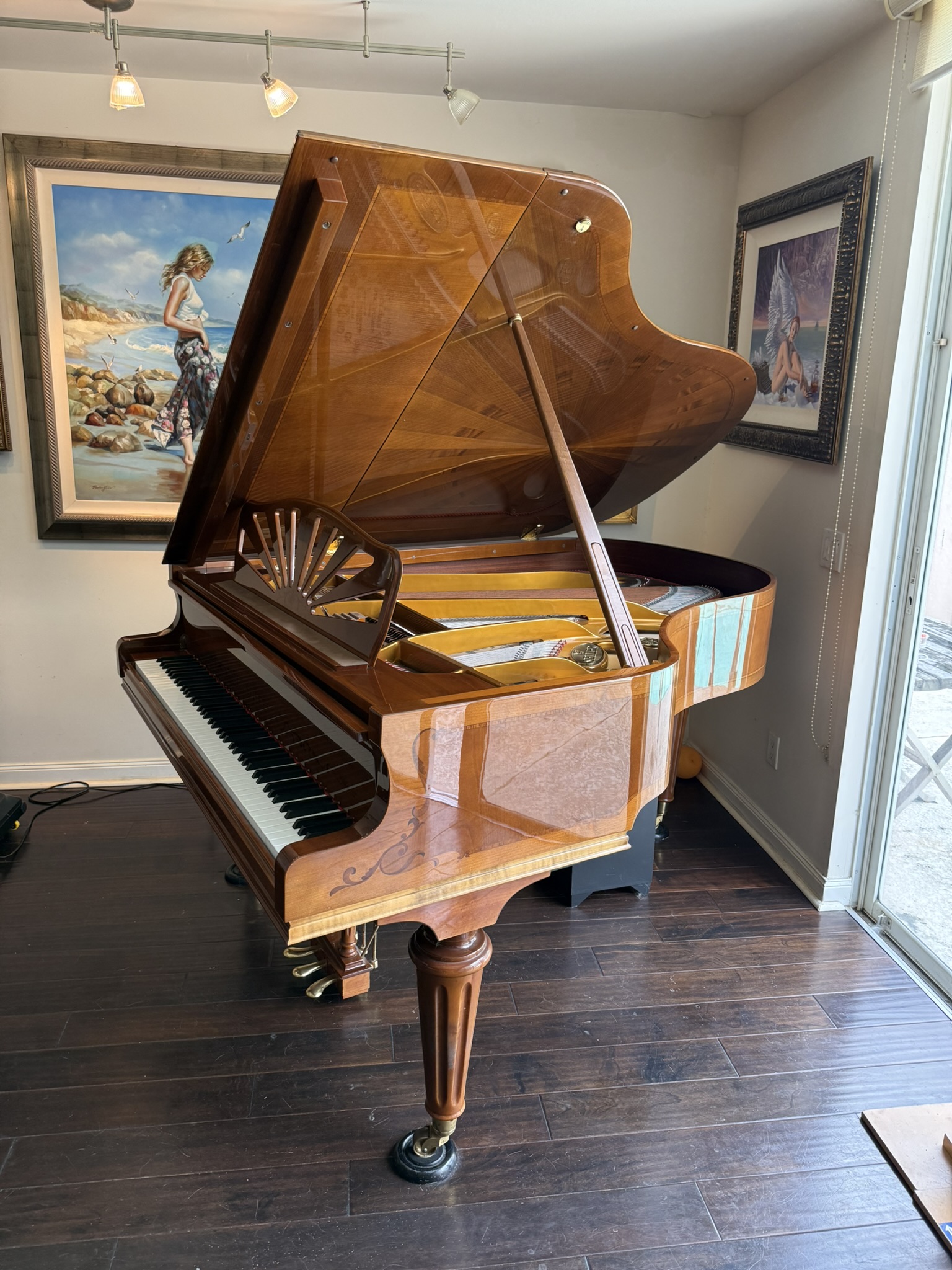 Seiler Grand M180 in beautiful wood tone with inlay