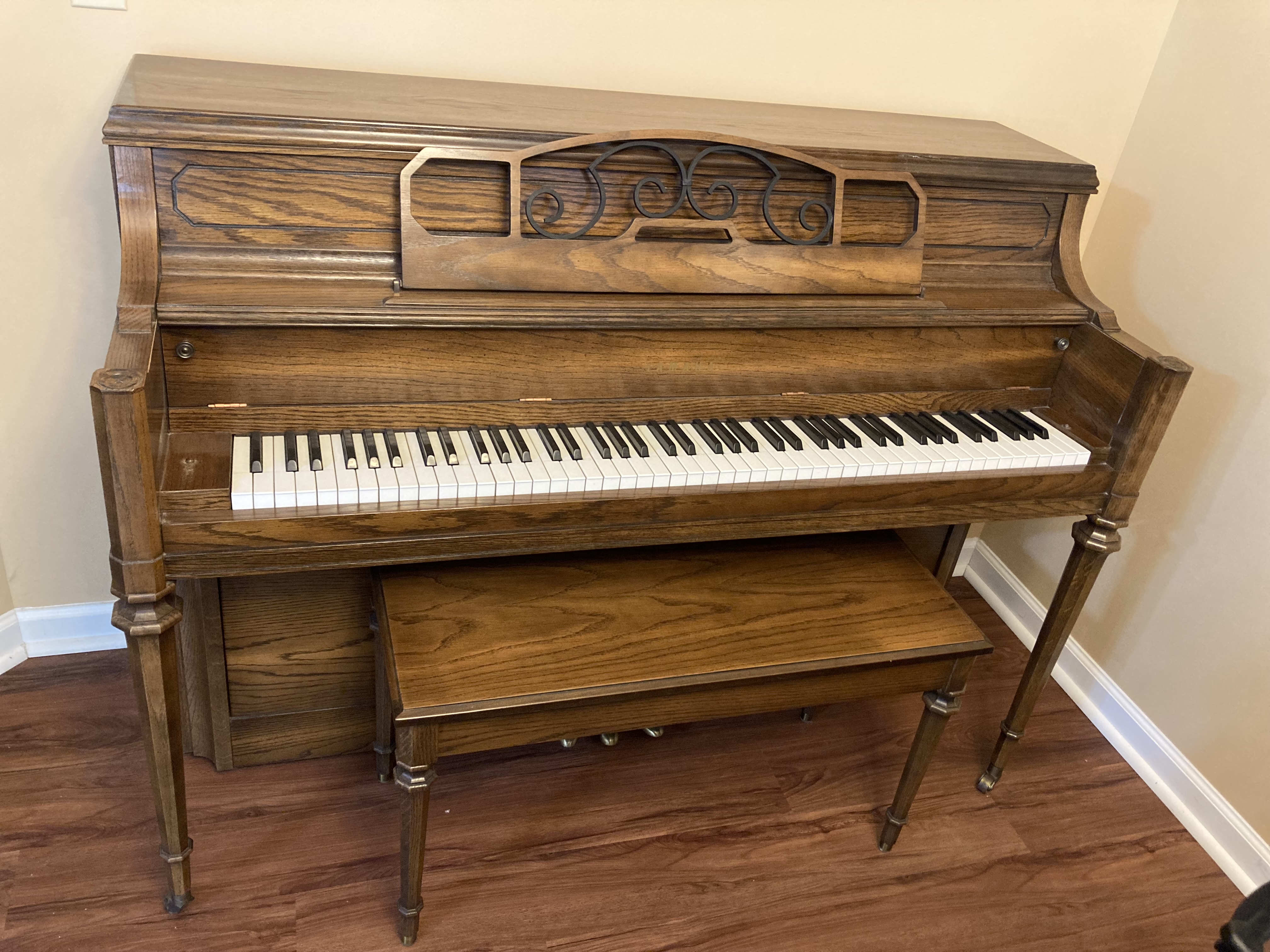 Yamaha M202 Upright Piano, Made in Japan