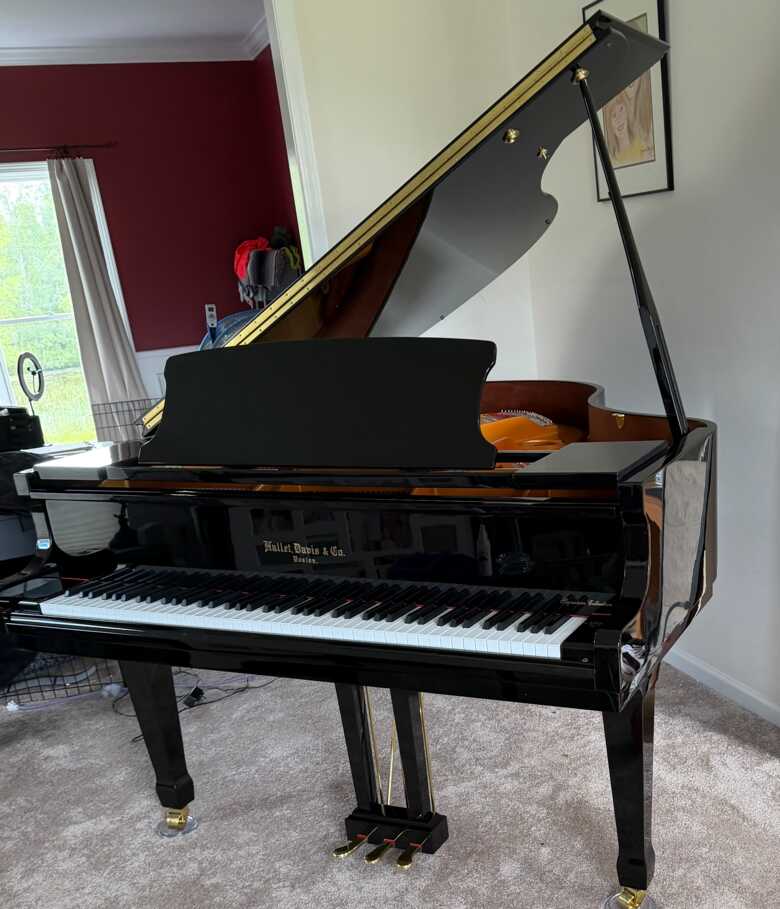 2017 Hallet, Davis & Co. Baby Grand Piano - mint condition 
