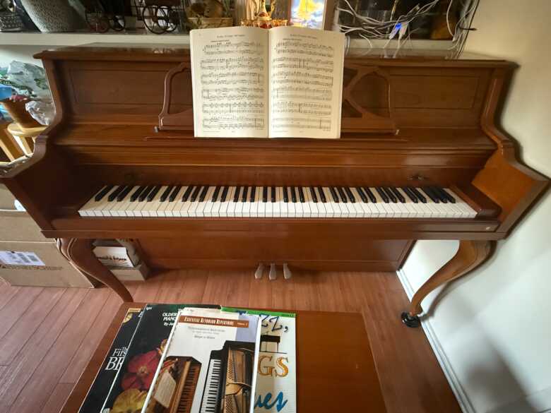 Young Chang French Provincial Console Piano – Excellent Cond