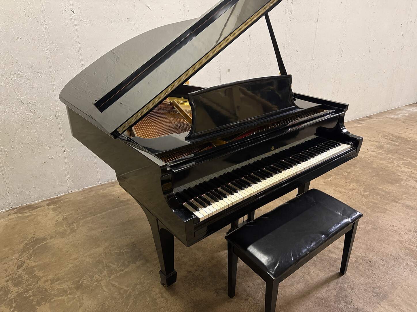 Steinway & Sons Model "L" Baby Grand Piano 