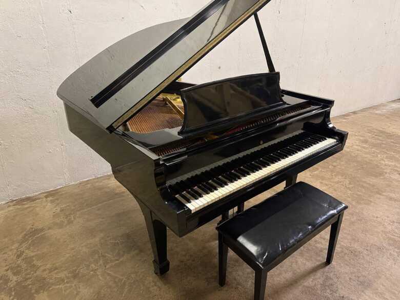 Steinway & Sons Model "L" Baby Grand Piano 