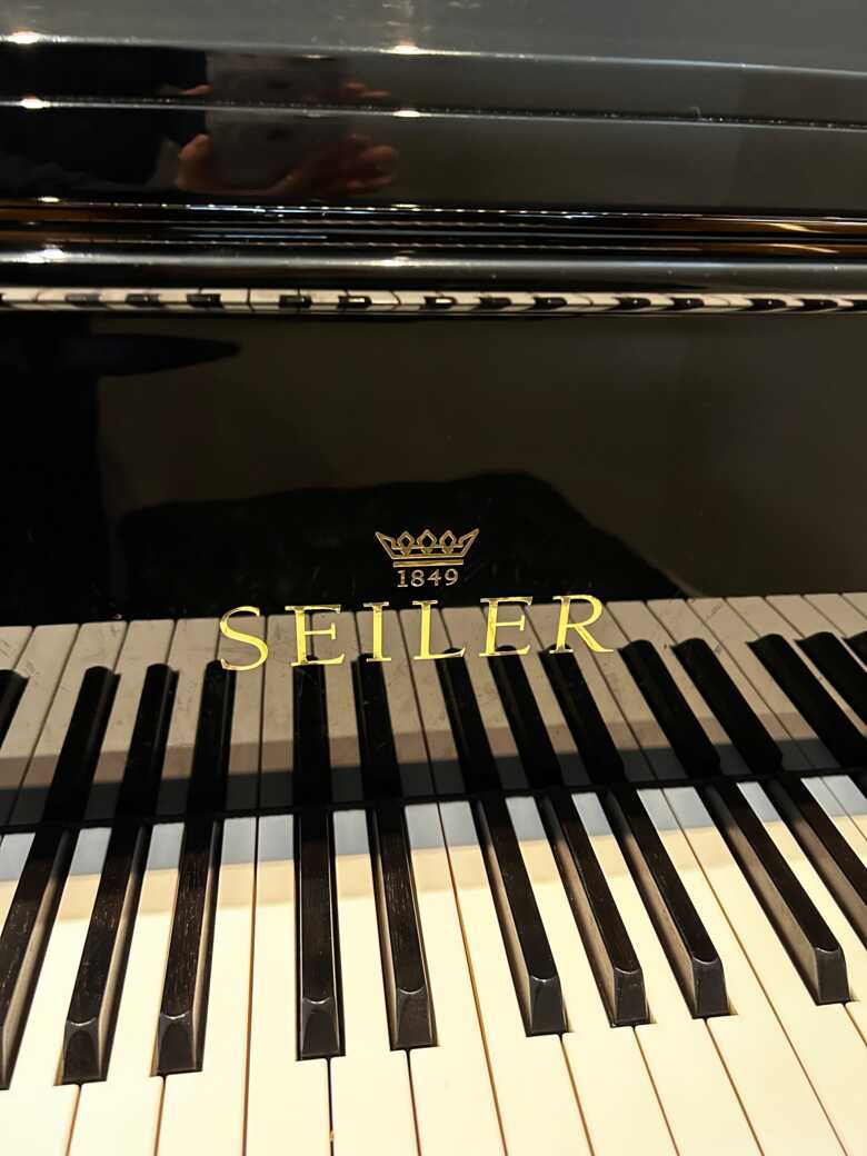Seiler Baby Grand Piano