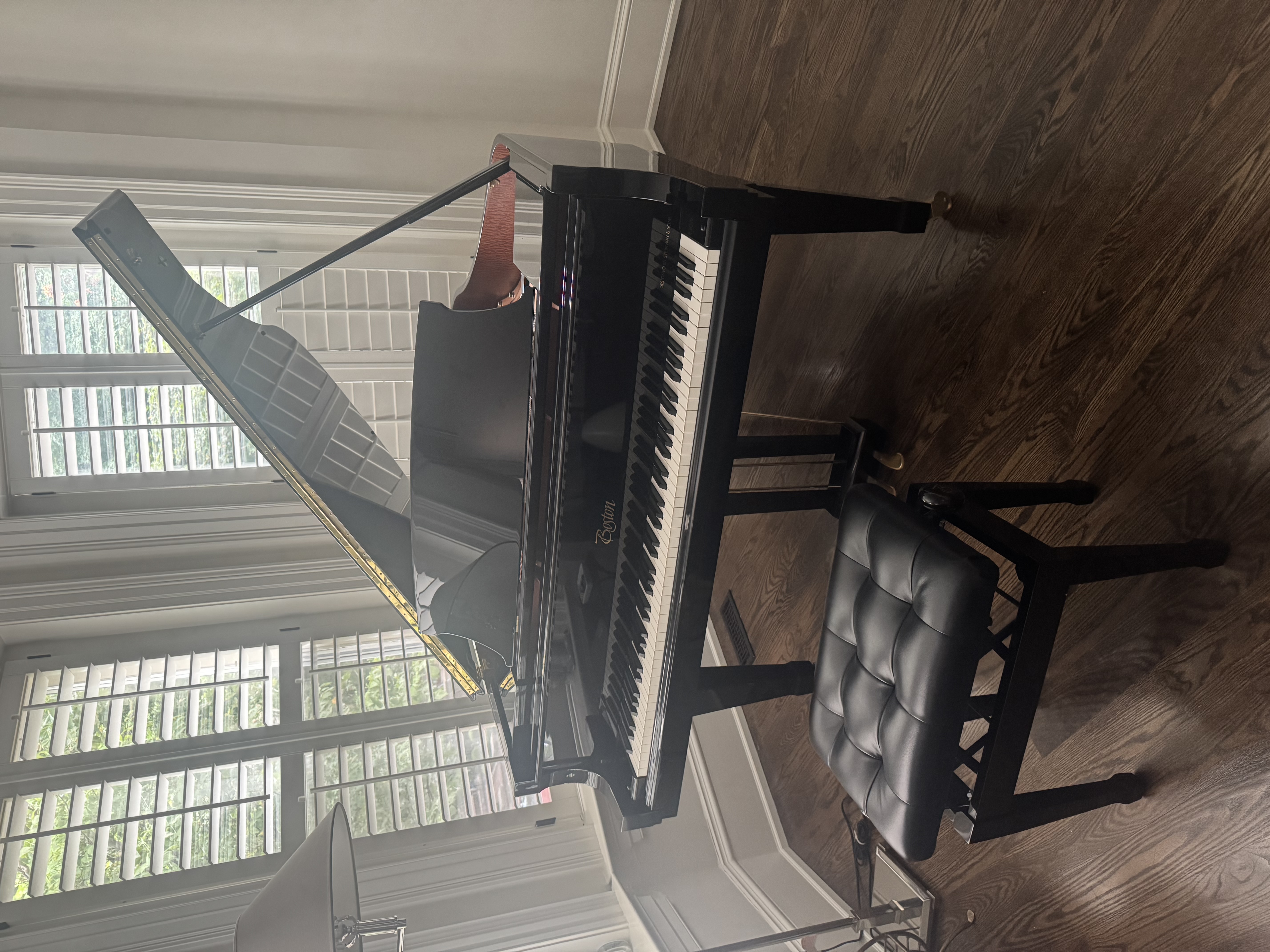 Priced-to-sell like-new Boston GP 156 (5’1”) w/ bench