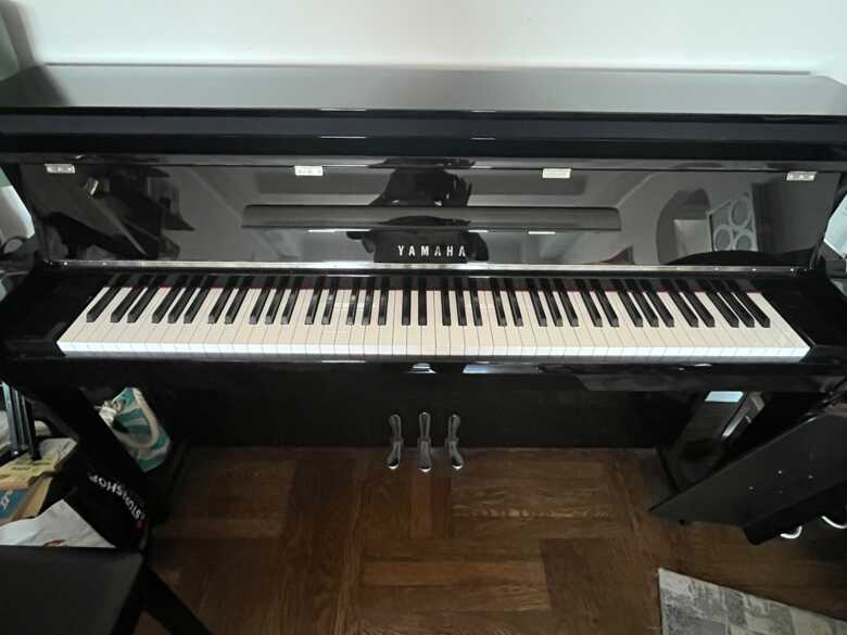 Digital Yamaha NU1XA in Like New Condition  
