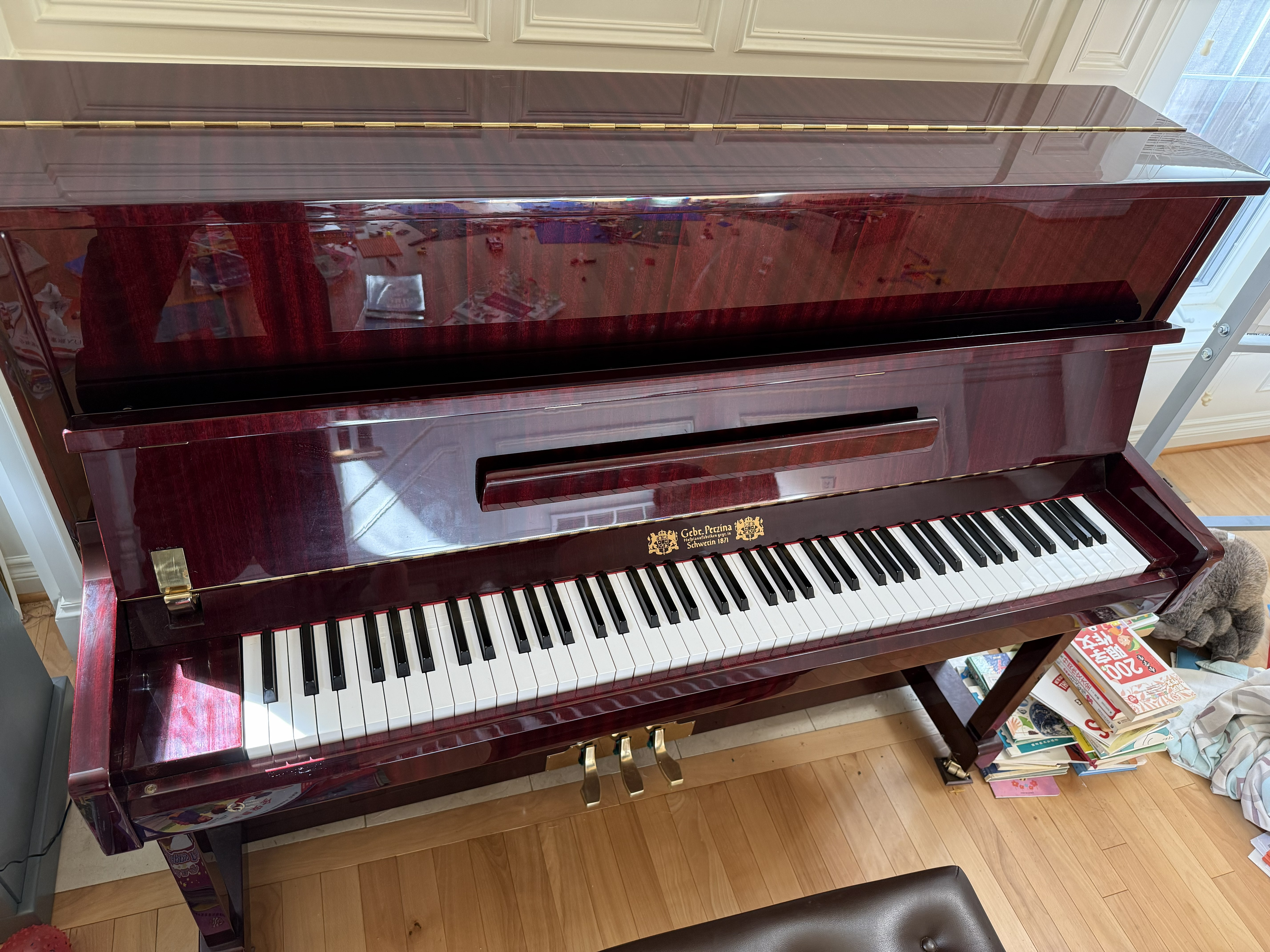 Perzina GB-122 Professional Upright Piano – Original Owner
