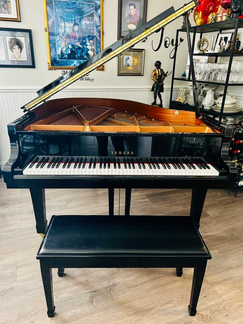 Yamaha C1 Conservatory Series Baby Grand Piano
