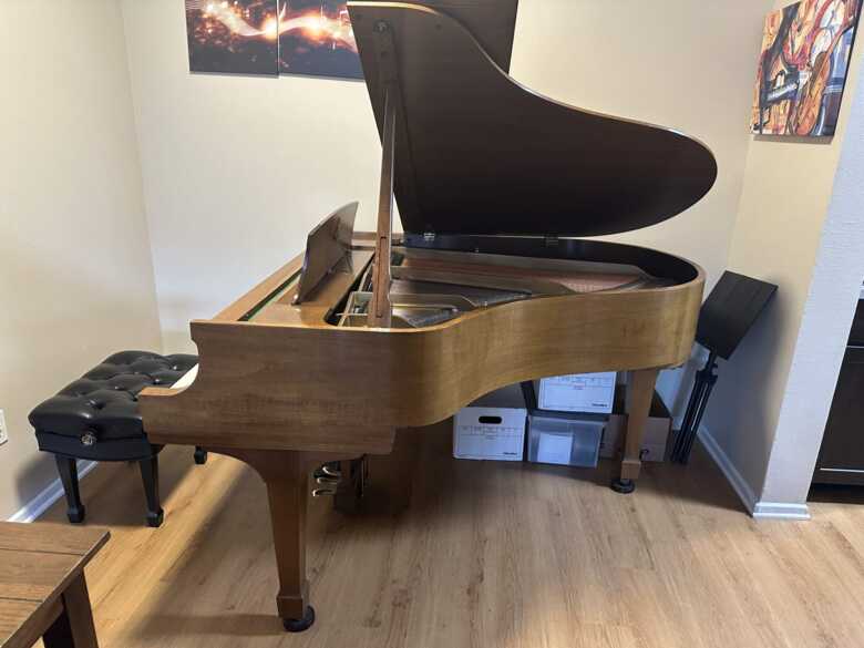 1975 Steinway & Sons Grand piano - Model M