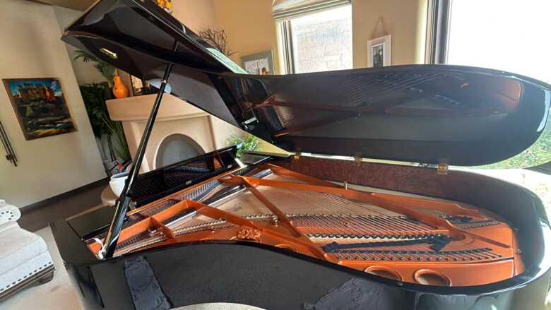 Like BRAND NEW. hardly used