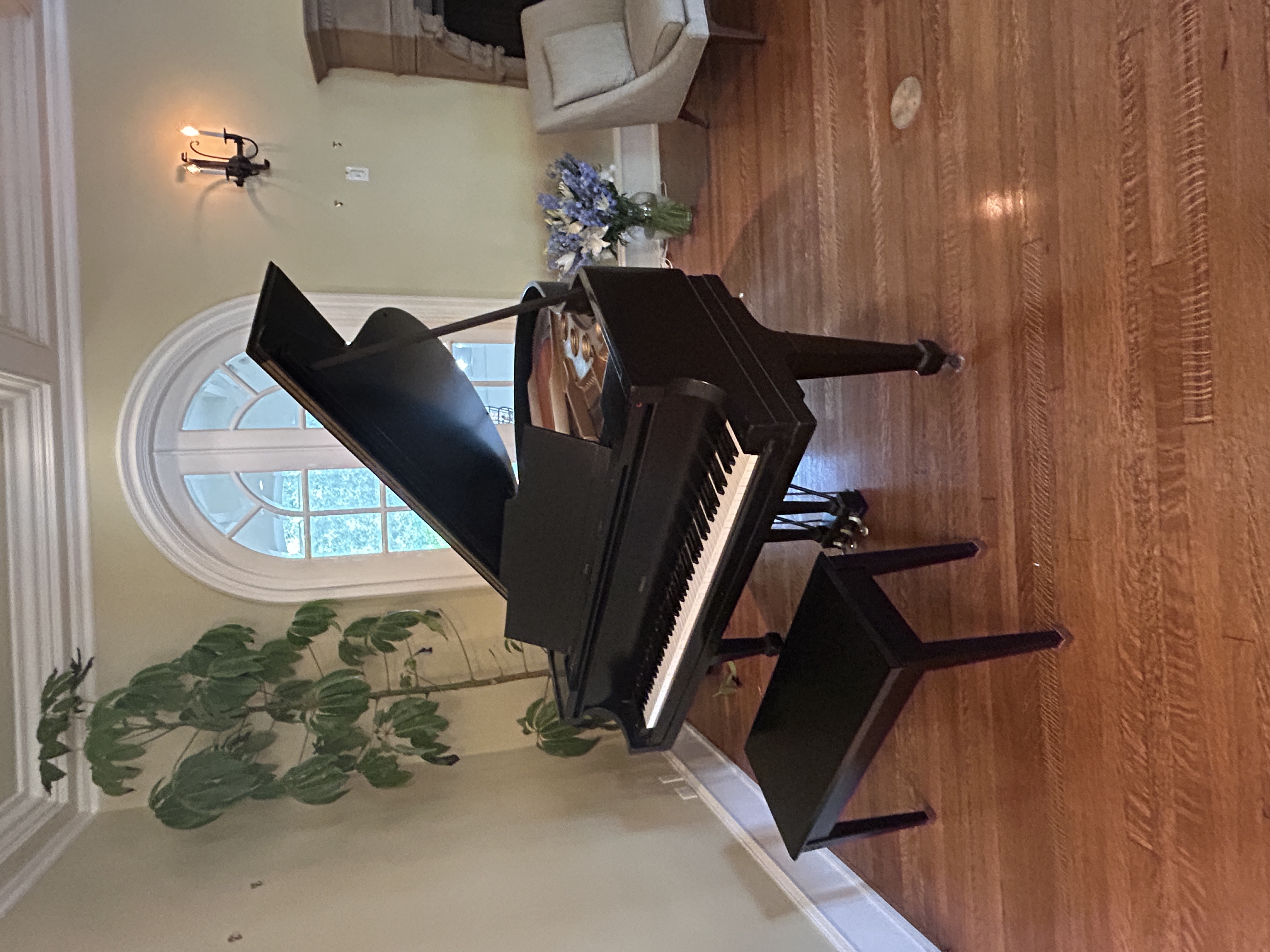 Krakauer 5’10” Beautiful Ebony Finish Grand Piano 