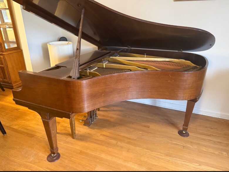Wm. Knabe & Co. Baby Grand Piano with Matching Bench – Mahog