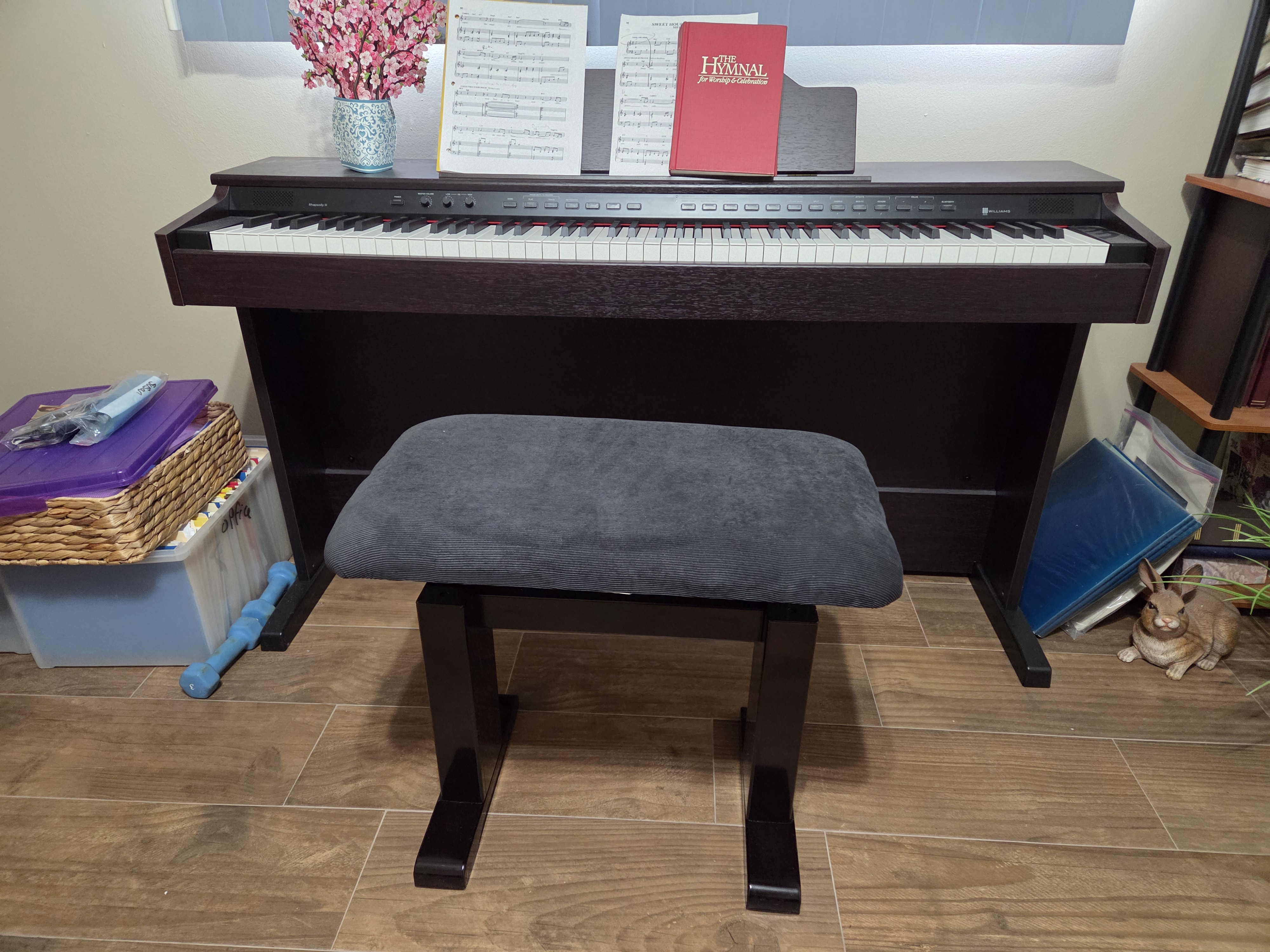 Excellent Digital Piano with professional padded hydraulic b