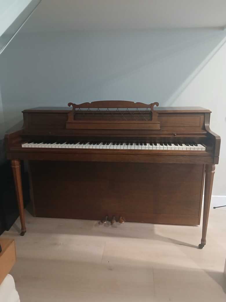 Rudolph Wurlitzer 88 Key Piano 