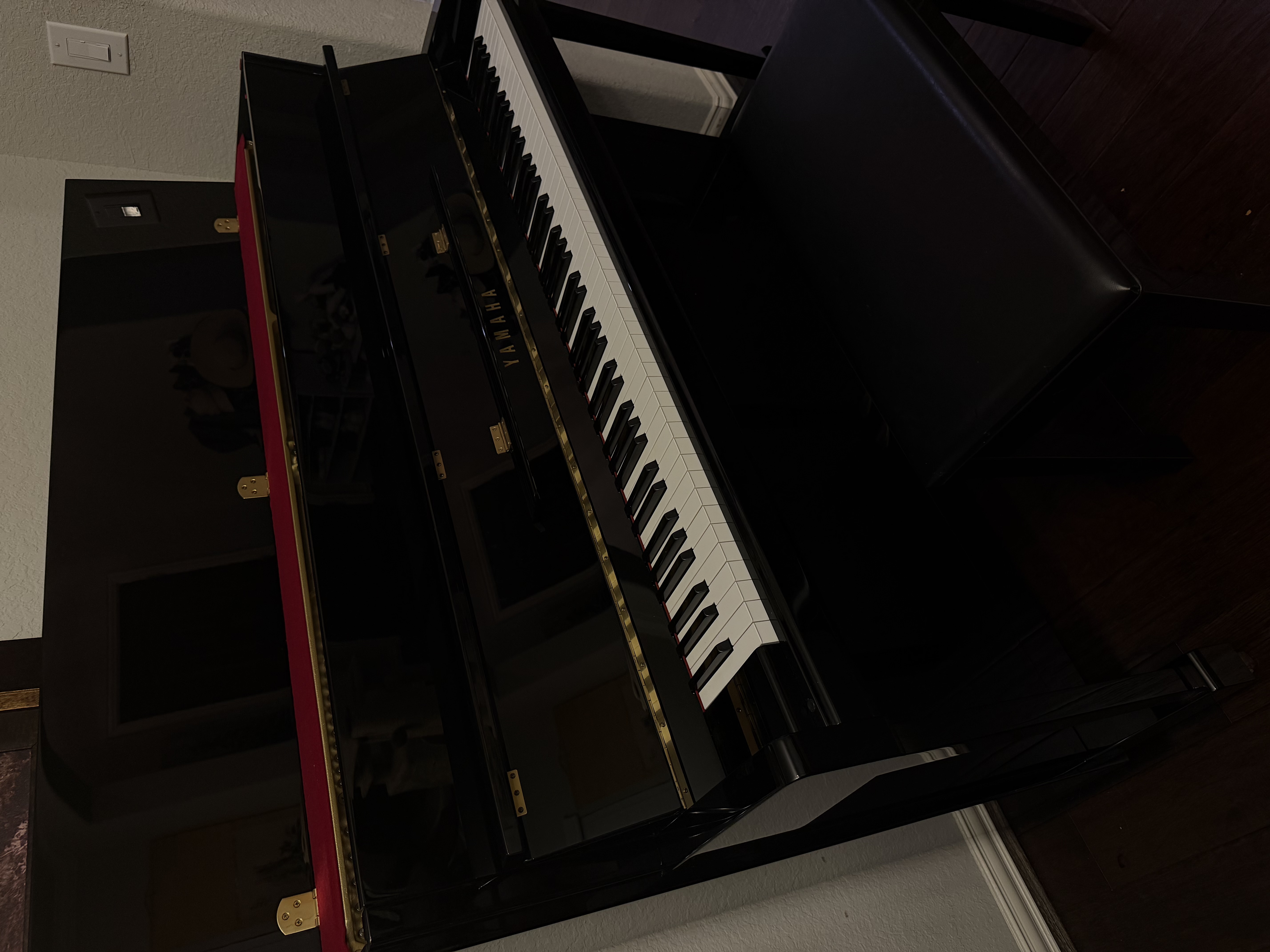 Yamaha B2PE Upright Piano – Polished Ebony (Black)