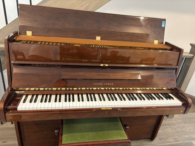 Young Chang Upright Piano