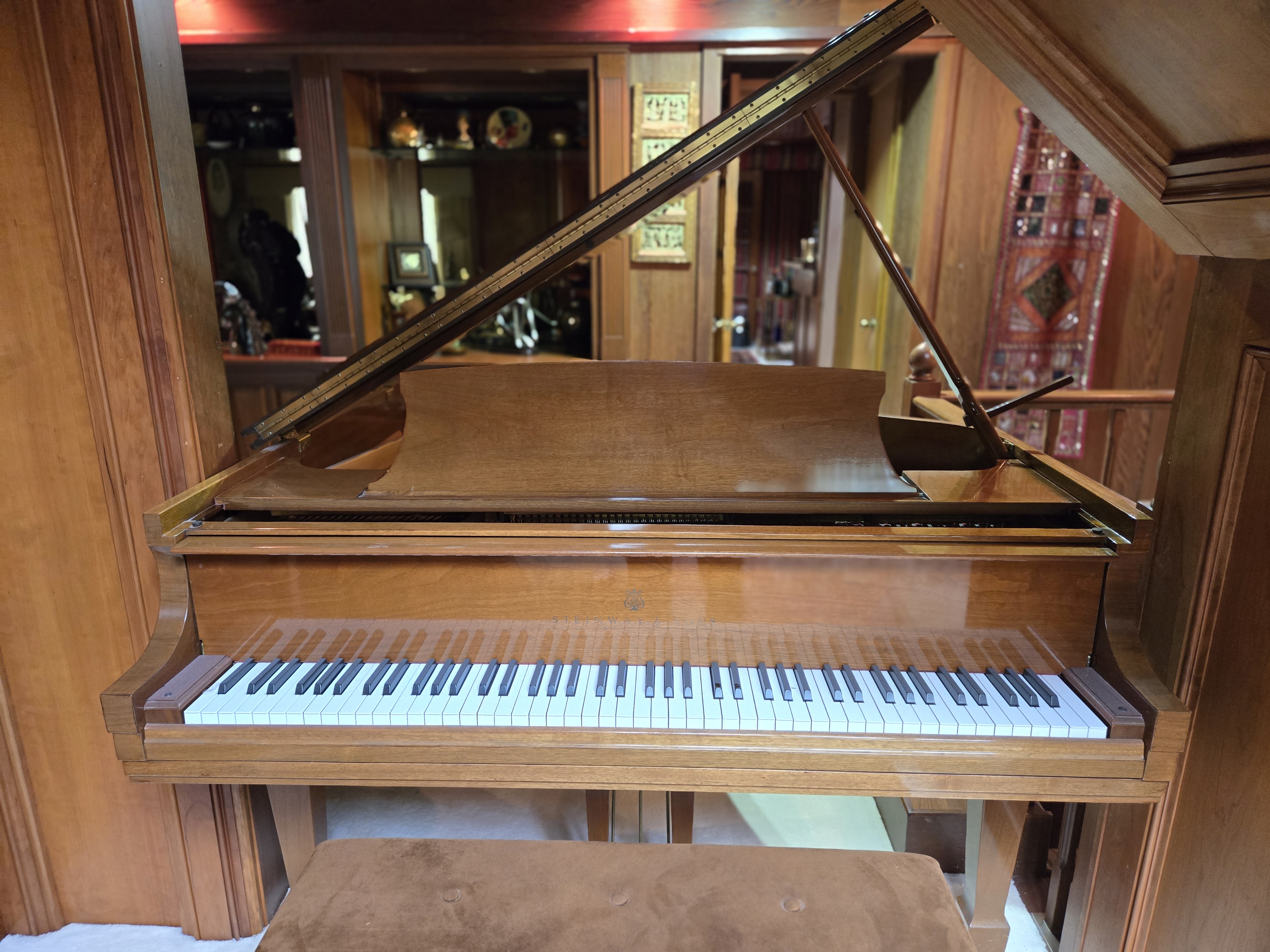 Steinway 1986 M Walnut Finish in Excellent Condition