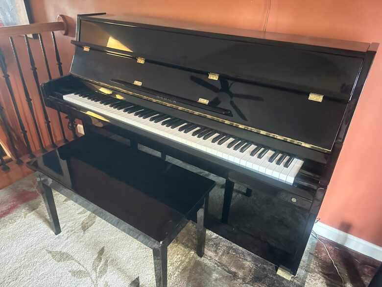 Samick Upright Piano - Polished Ebony Black