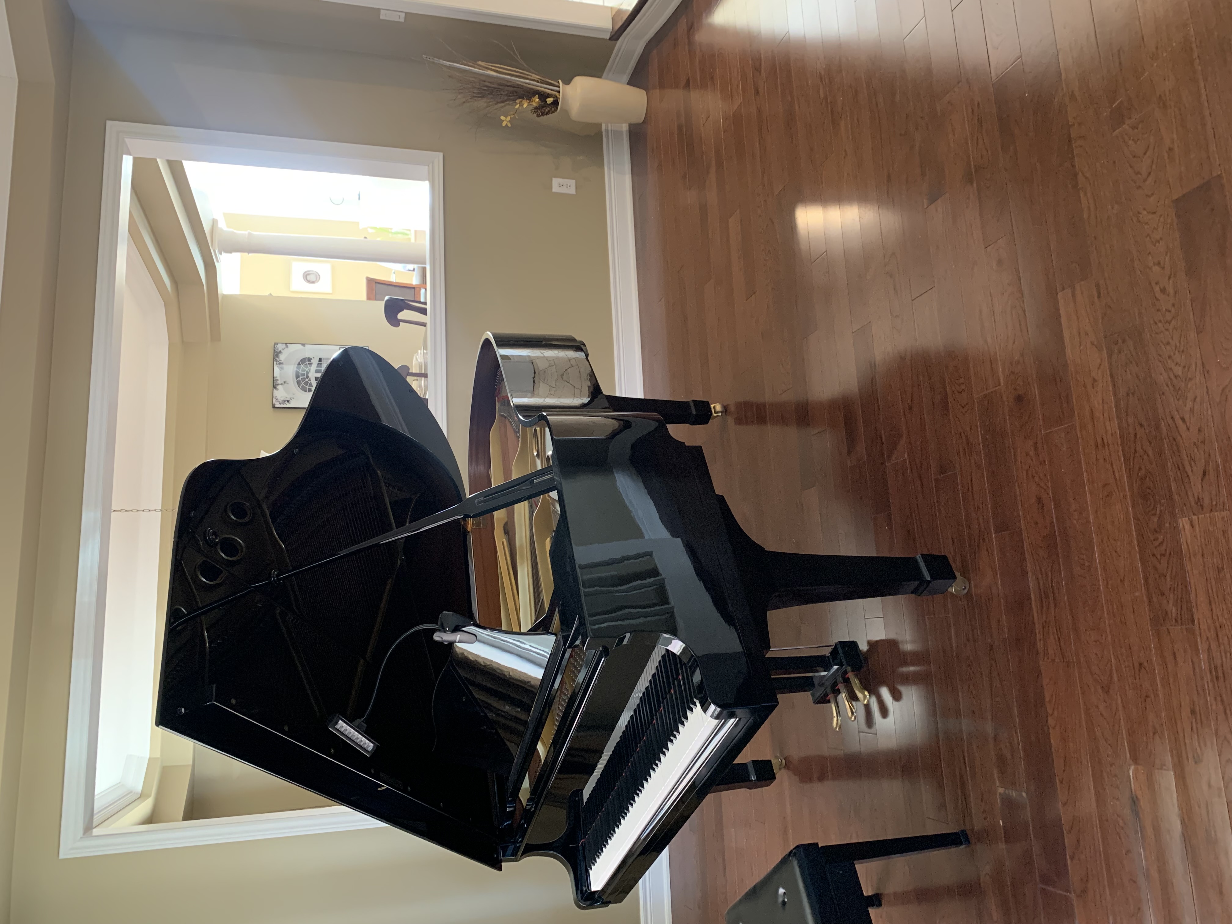 Beautiful Yamaha C3 grand piano rarely used