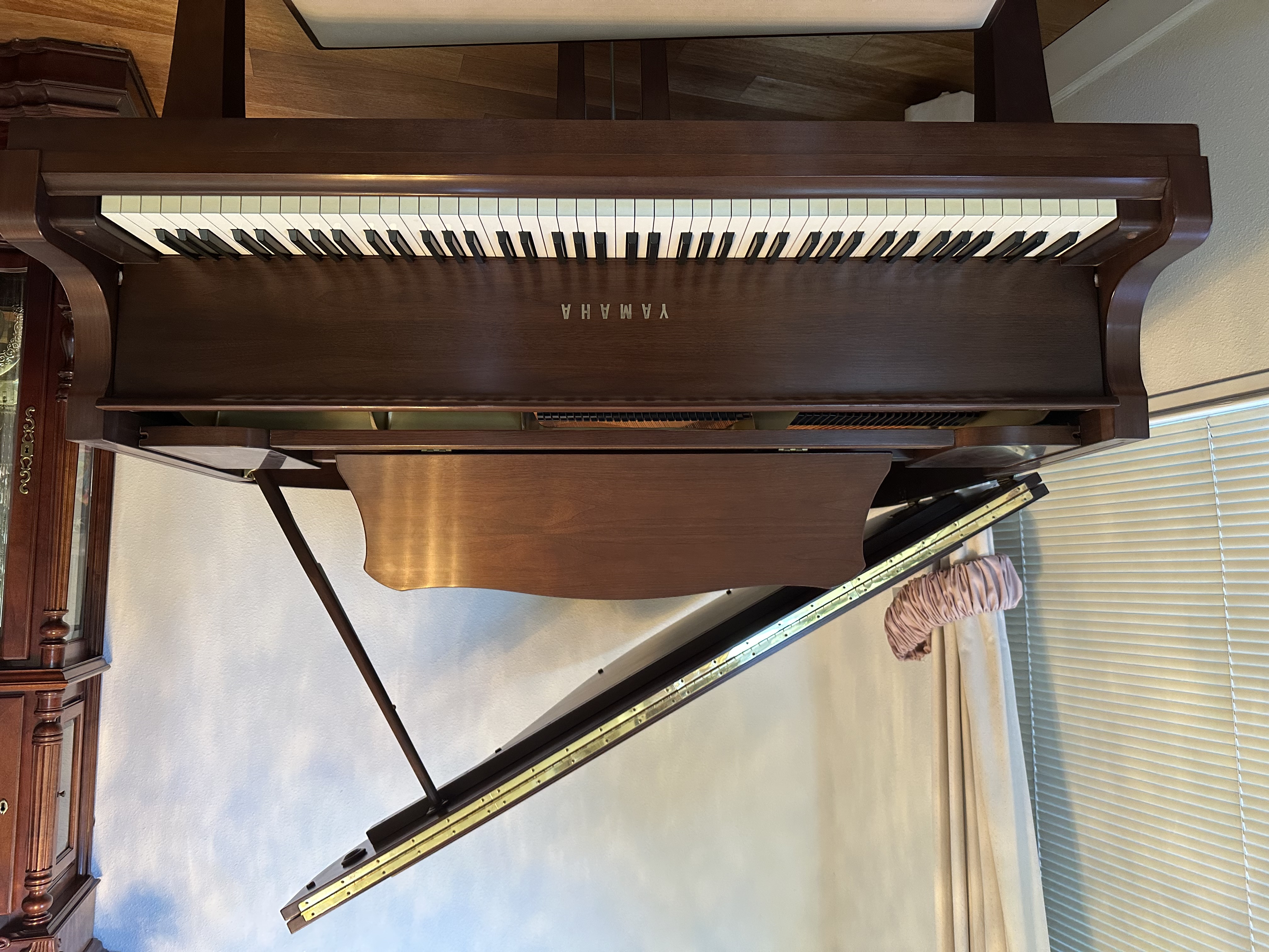 Yamaha G1J Baby Grand Piano – Made in Japan – Satin Bro