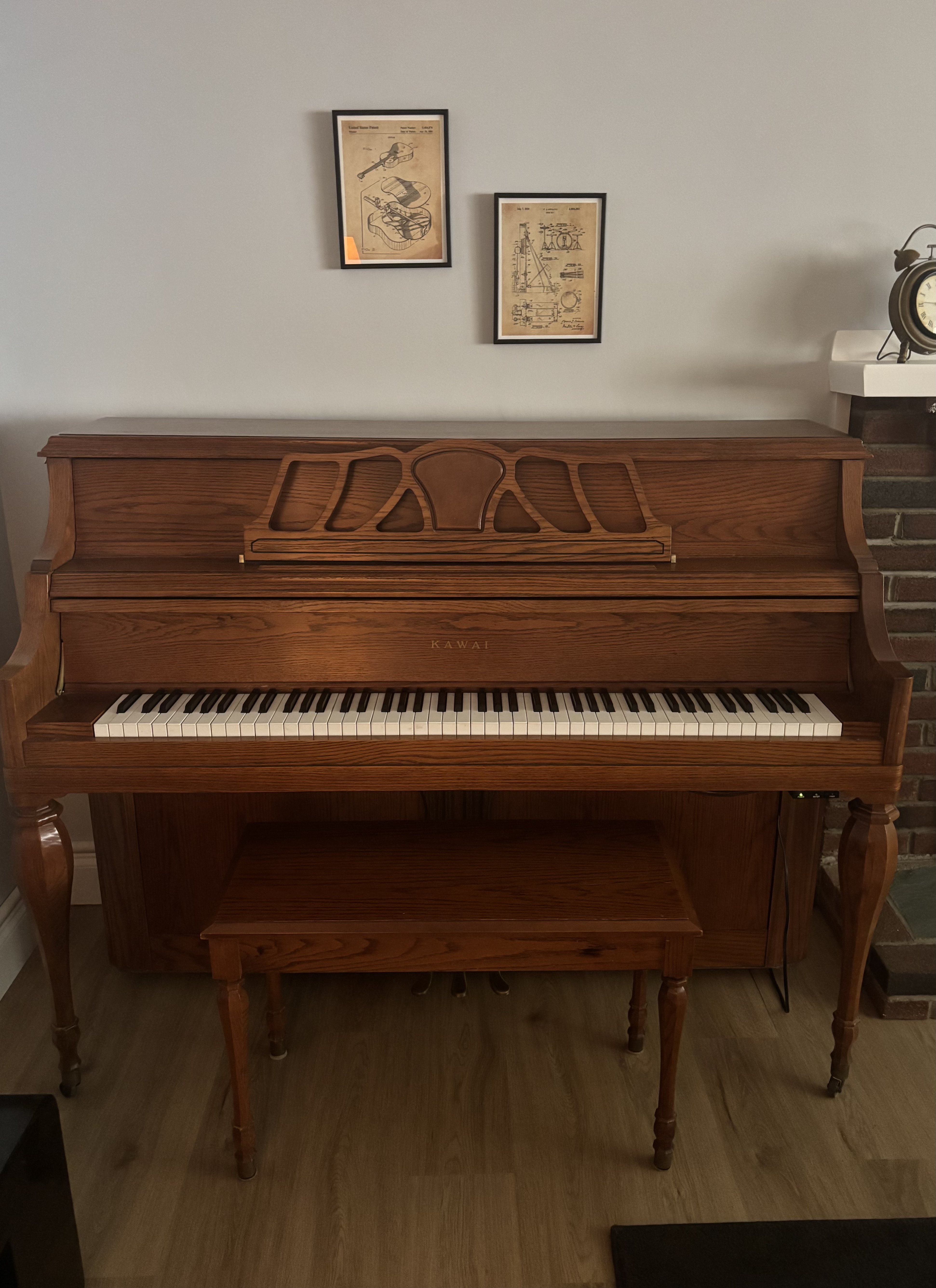 2000 Kawai 902-M Upright in Excellent Condition