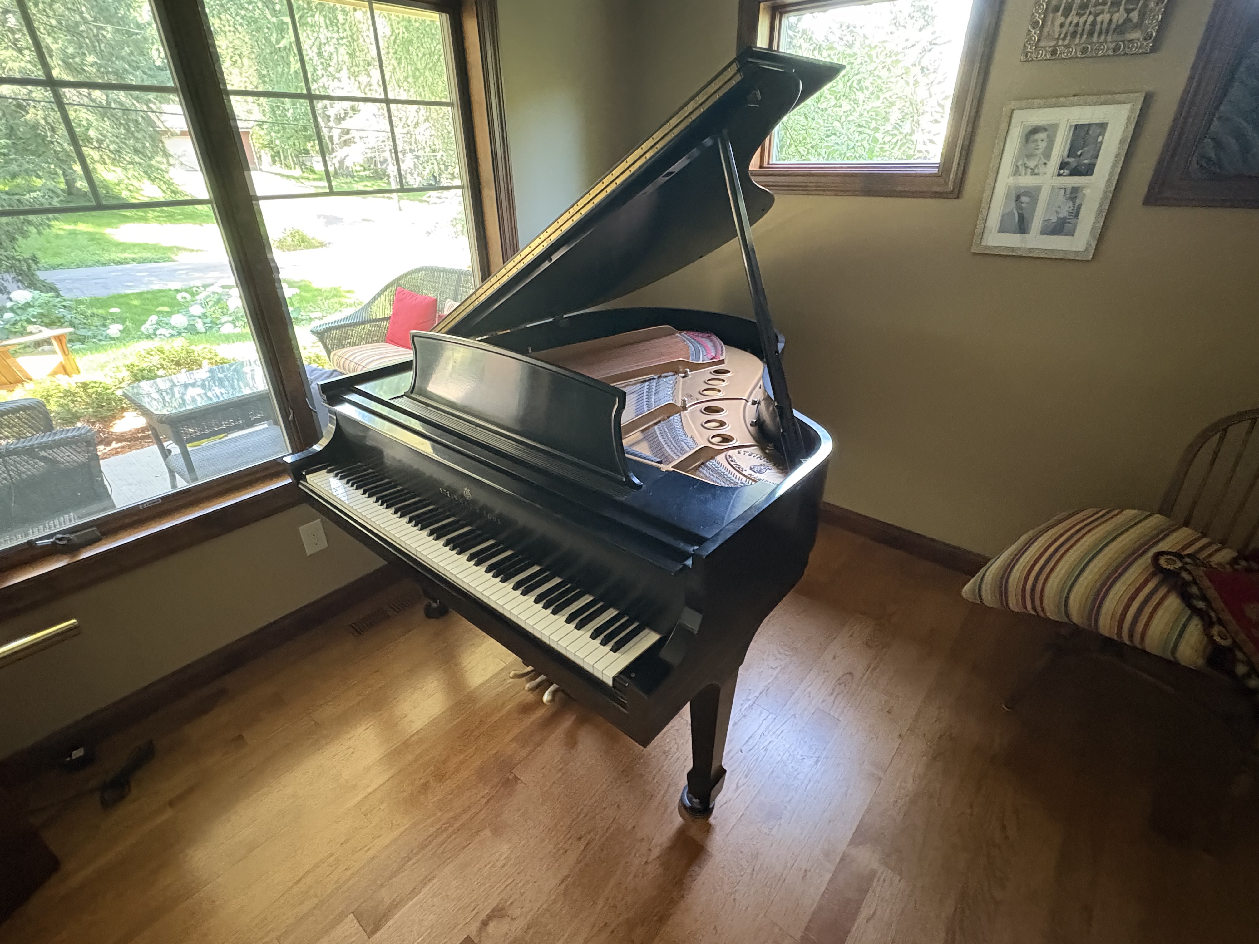 2000 Steinway & Sons Model M (5'7")  Baby Grand Piano