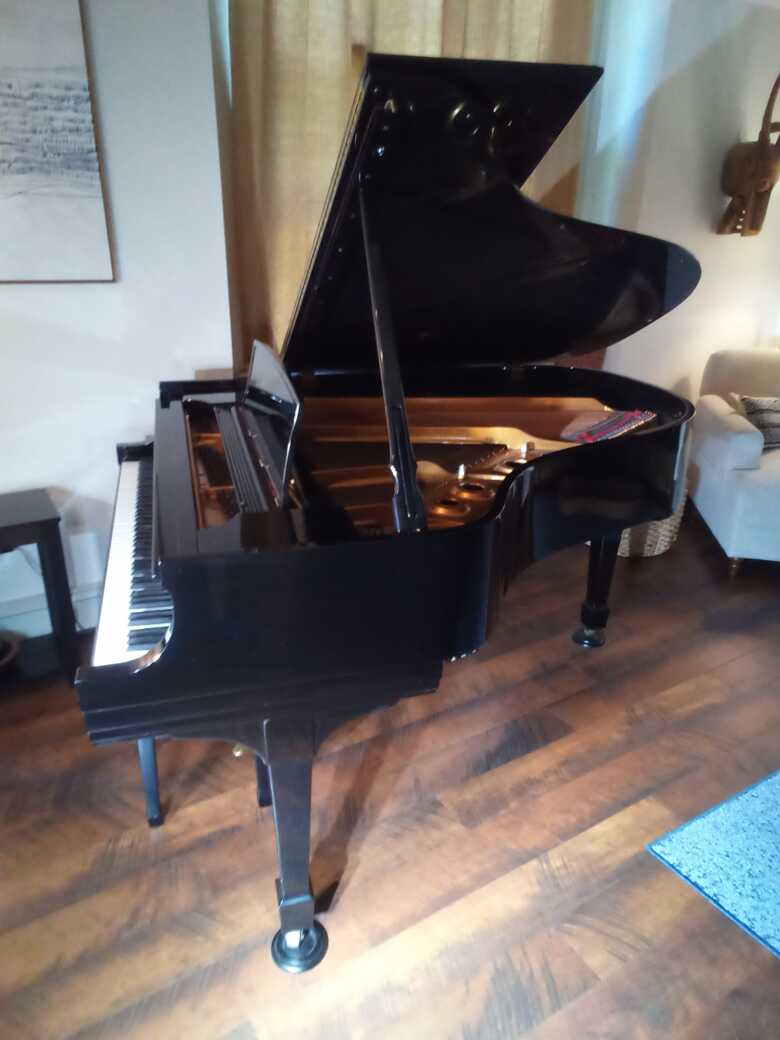 1988 Steinway L with beautiful rich sound