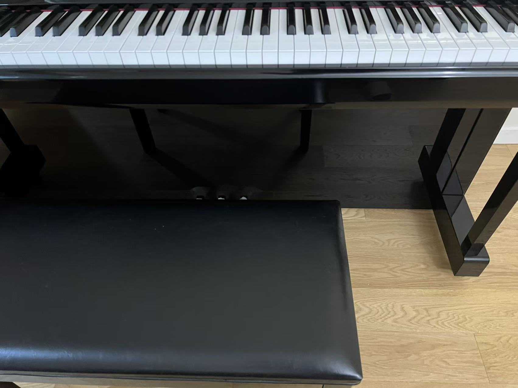 Yamaha Upright B3PE Top of the B-Series Like New
