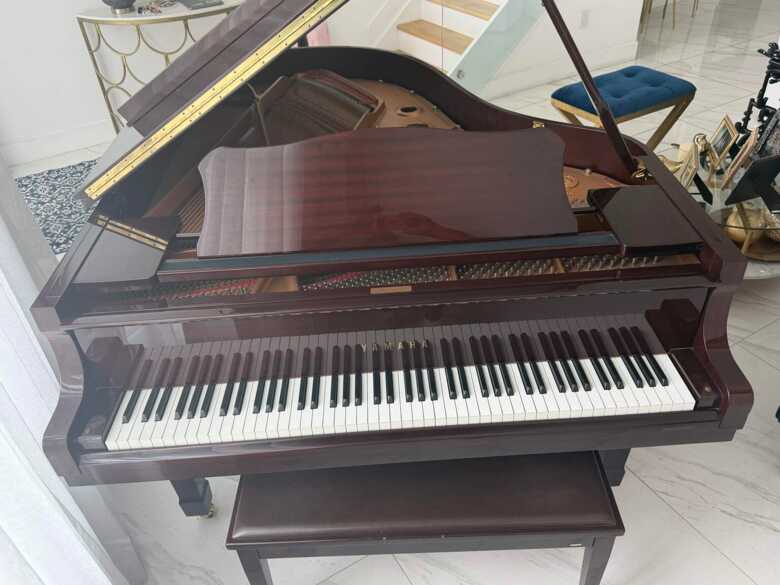 2001 Yamaha C3 6'1" Grand Piano | Polished Mahogany | Made i