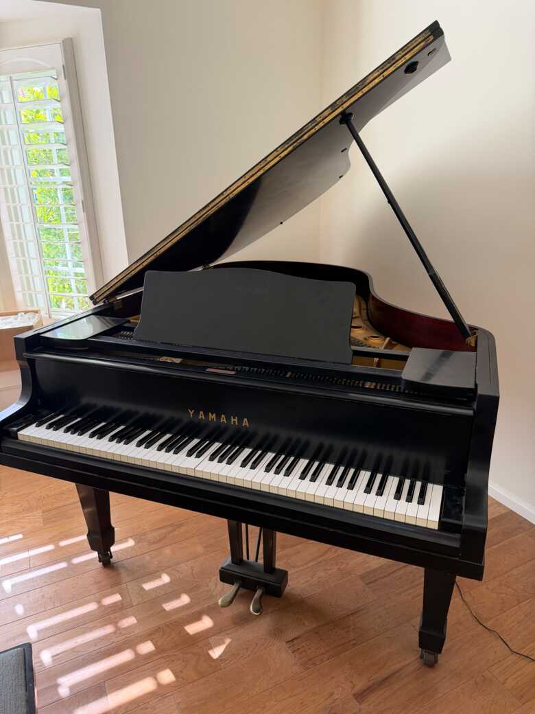 Yamaha G3 6’1” Grand Piano – Made in Japan – Excellent Condi