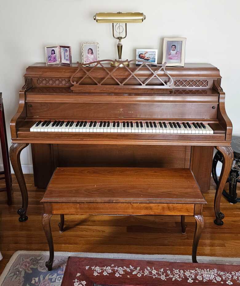 Steinway & Sons Upright Mahogany Great Condition Lower price
