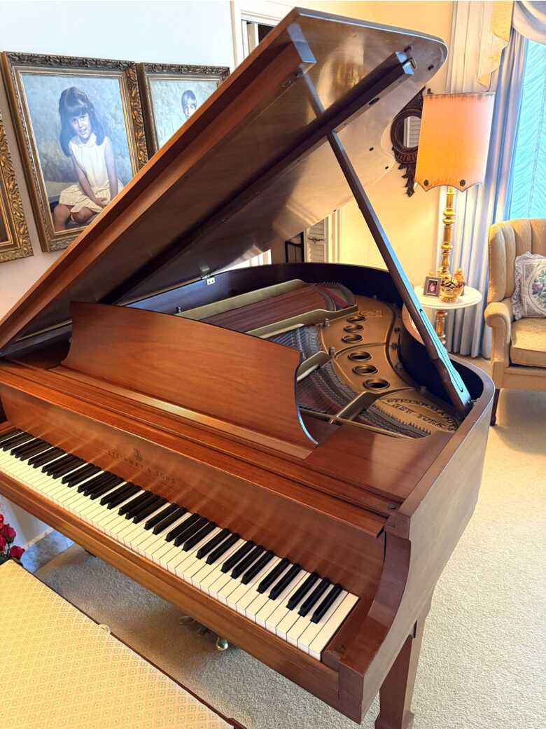 1969 Steinway & Sons Model M 5'7" Grand – Pristine One-Owner
