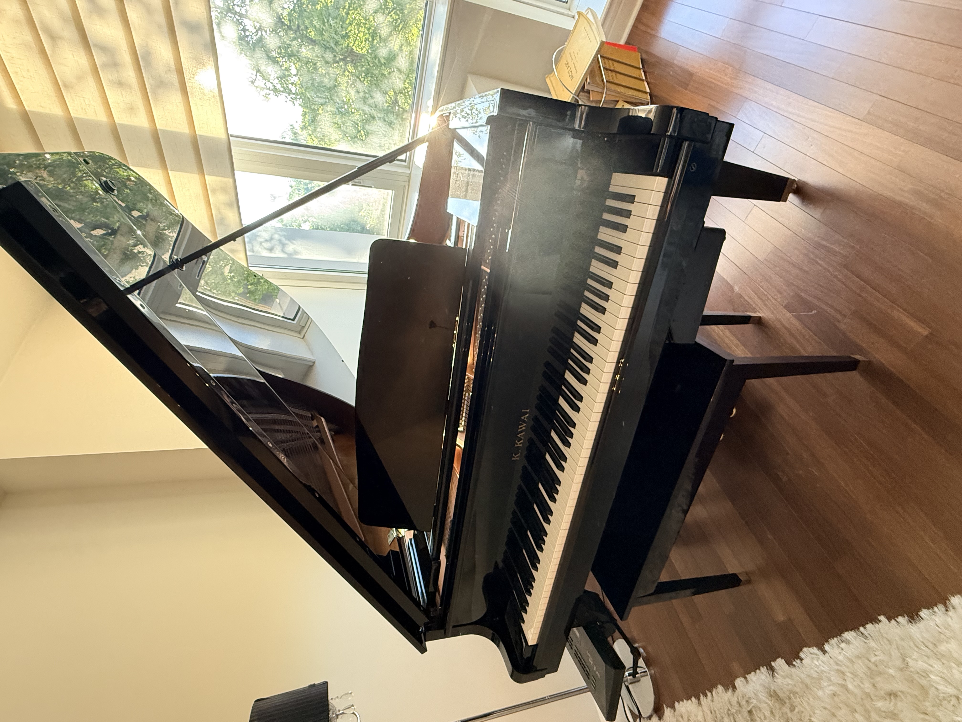 KAWAI BABY GRAND 5’1 high gloss black finish -great condtion