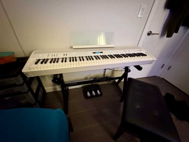 Roland FP-90X Digital Piano Bundle (Pedal, Z-Stand, Bench)
