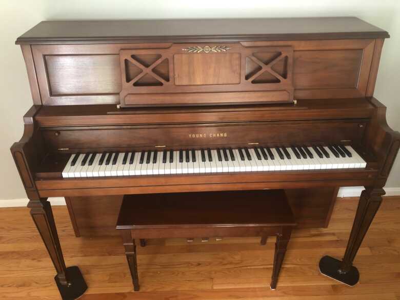 1997 Young Chang F-116 Console/Studio 48” Upright Piano