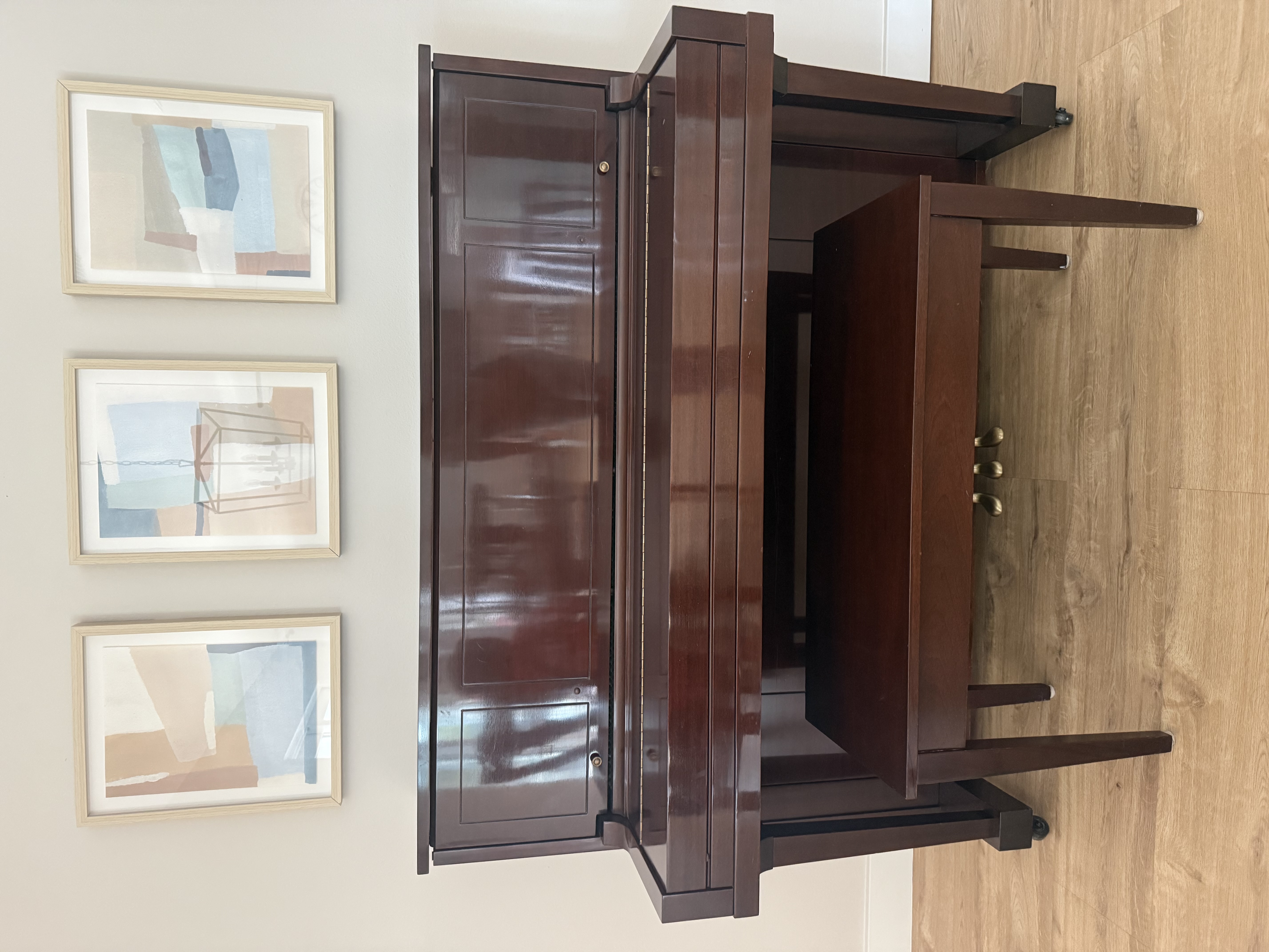 Steinway Upright Piano – Model 1098