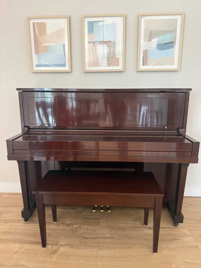 Steinway Upright Piano – Model 1098