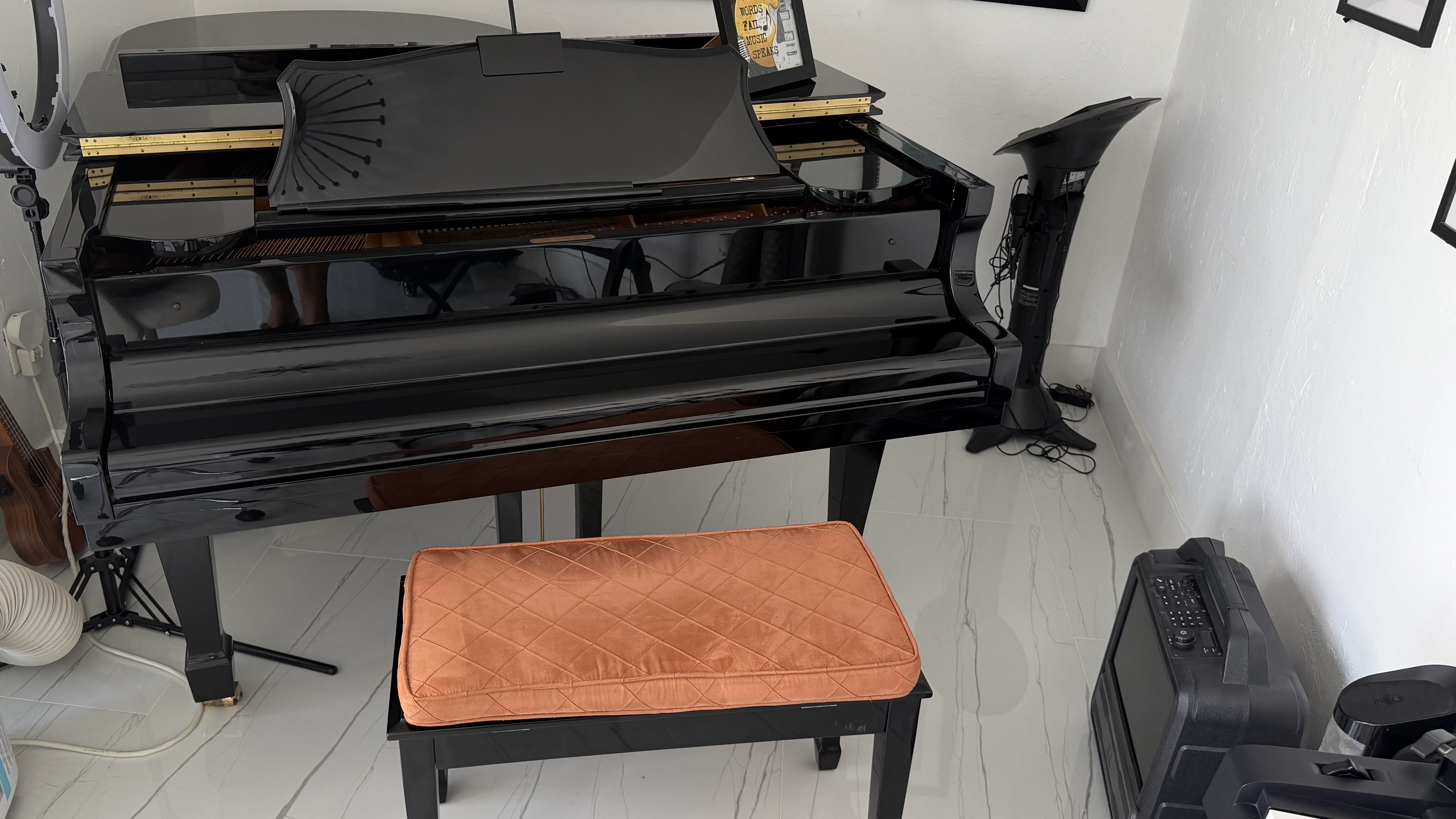 Kohler & Campbell KCG-650D Baby Grand Piano – Polished Ebony