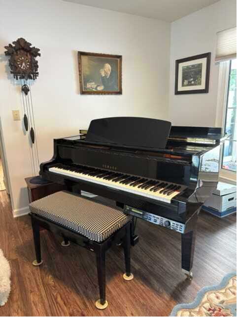Yamaha Grand Piano Excellent Condition 