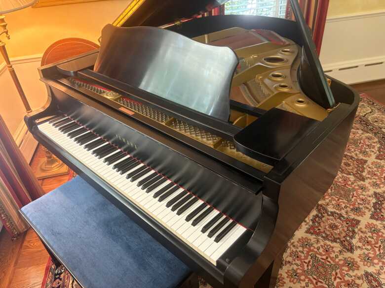Yamaha G2 Baby Grand Piano – Excellent Condition