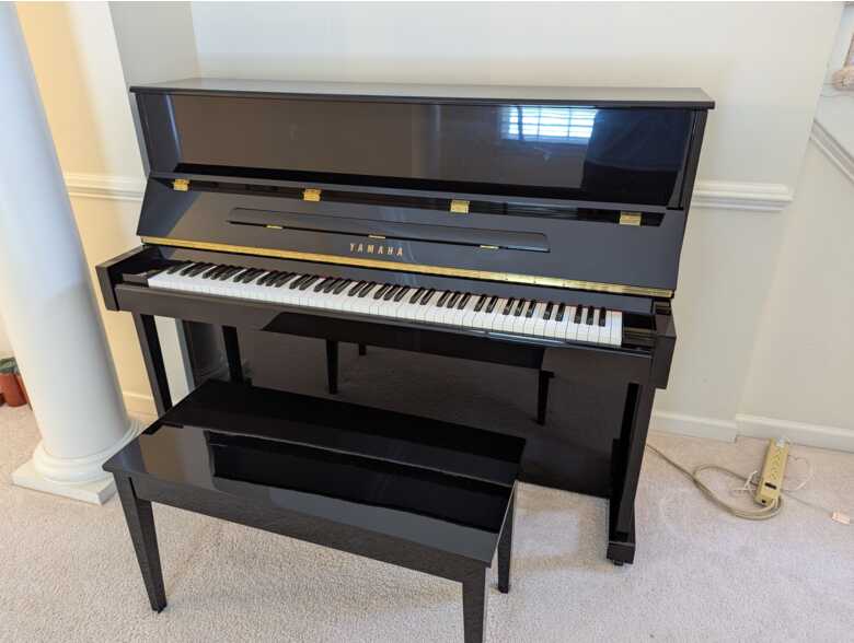 Yamaha T118 PE//LZ.WITH BENCH  like new for sale