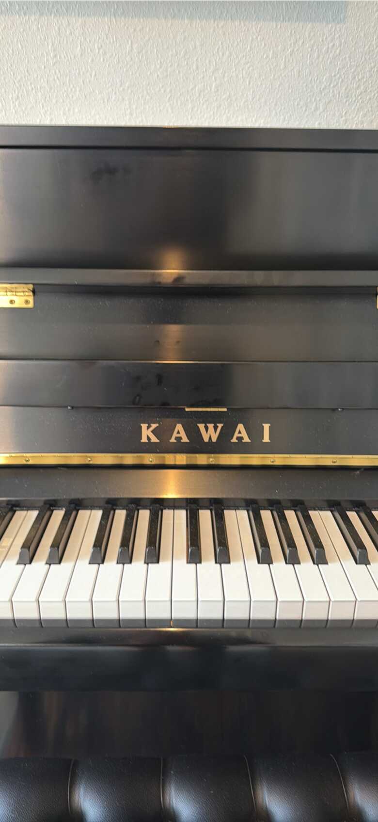 Kawai K-200 professional upright piano in perfect condition 