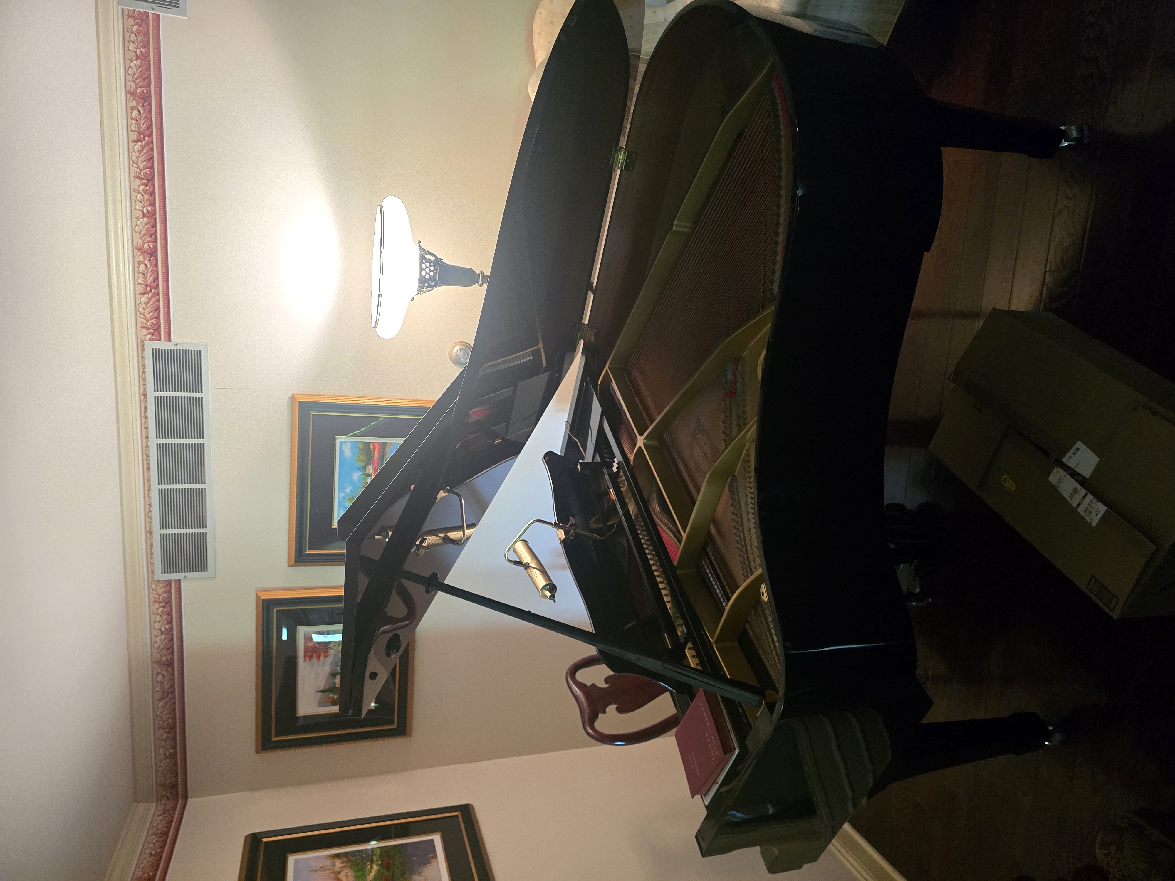 Yamaha G2R baby grand piano