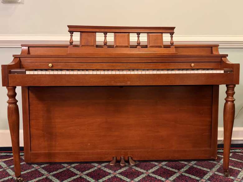 Baldwin Spinet Piano, 249-020218Q