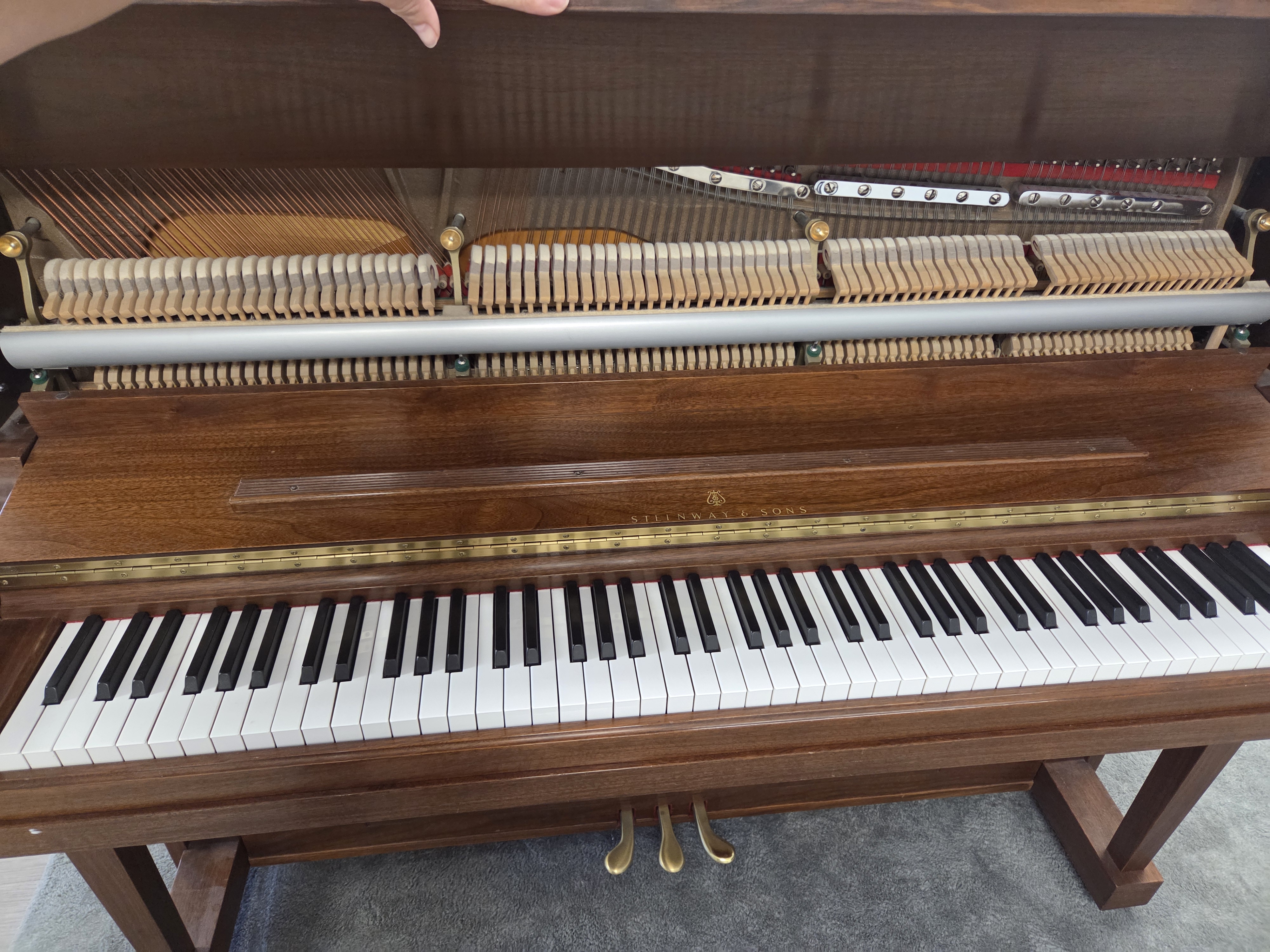 1098 Upright Steinway